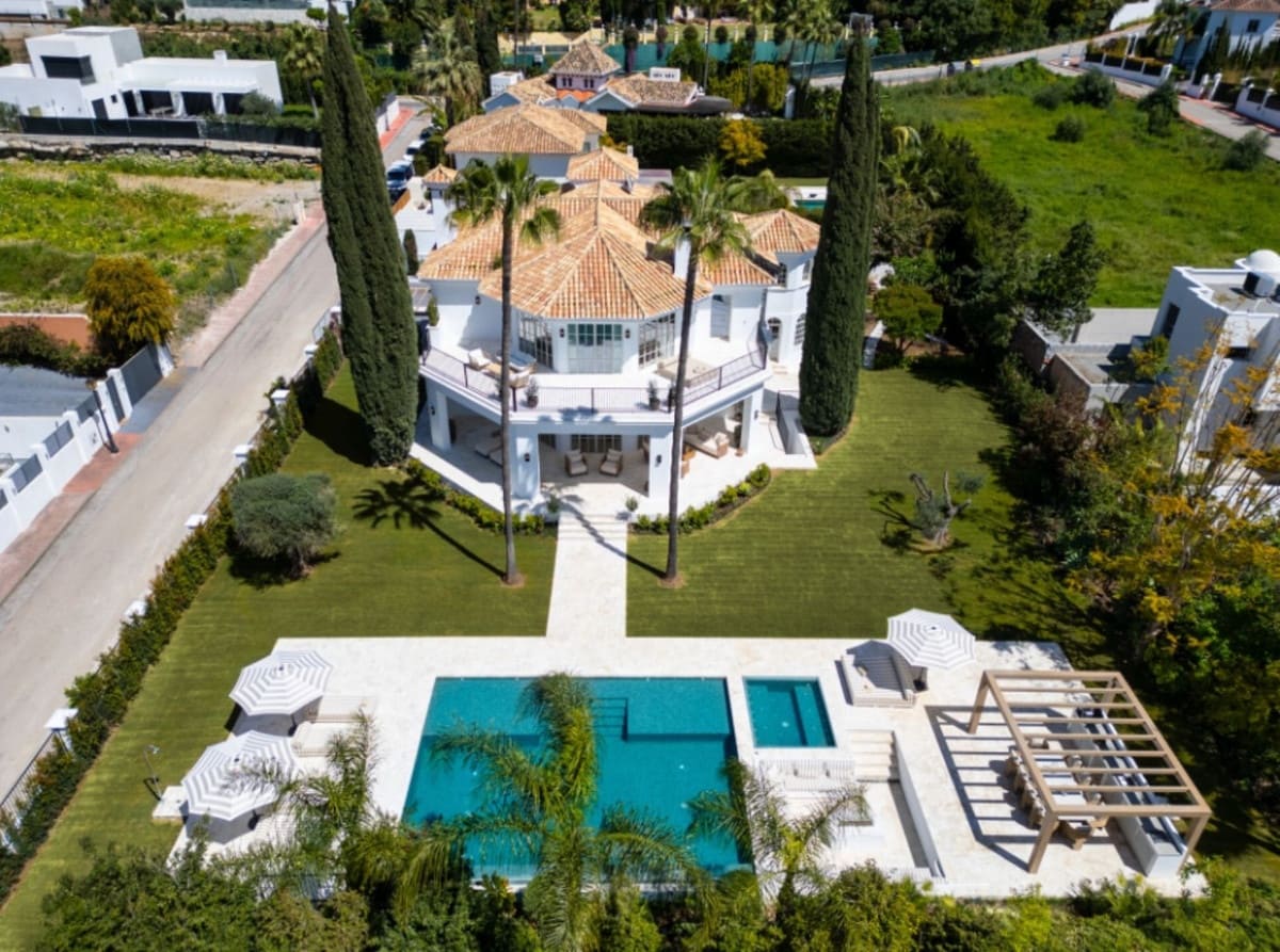 5 bedroom Villa for sale in Nueva Andalucia with pool garage - € 8,900,000 (Ref: 8978892)
