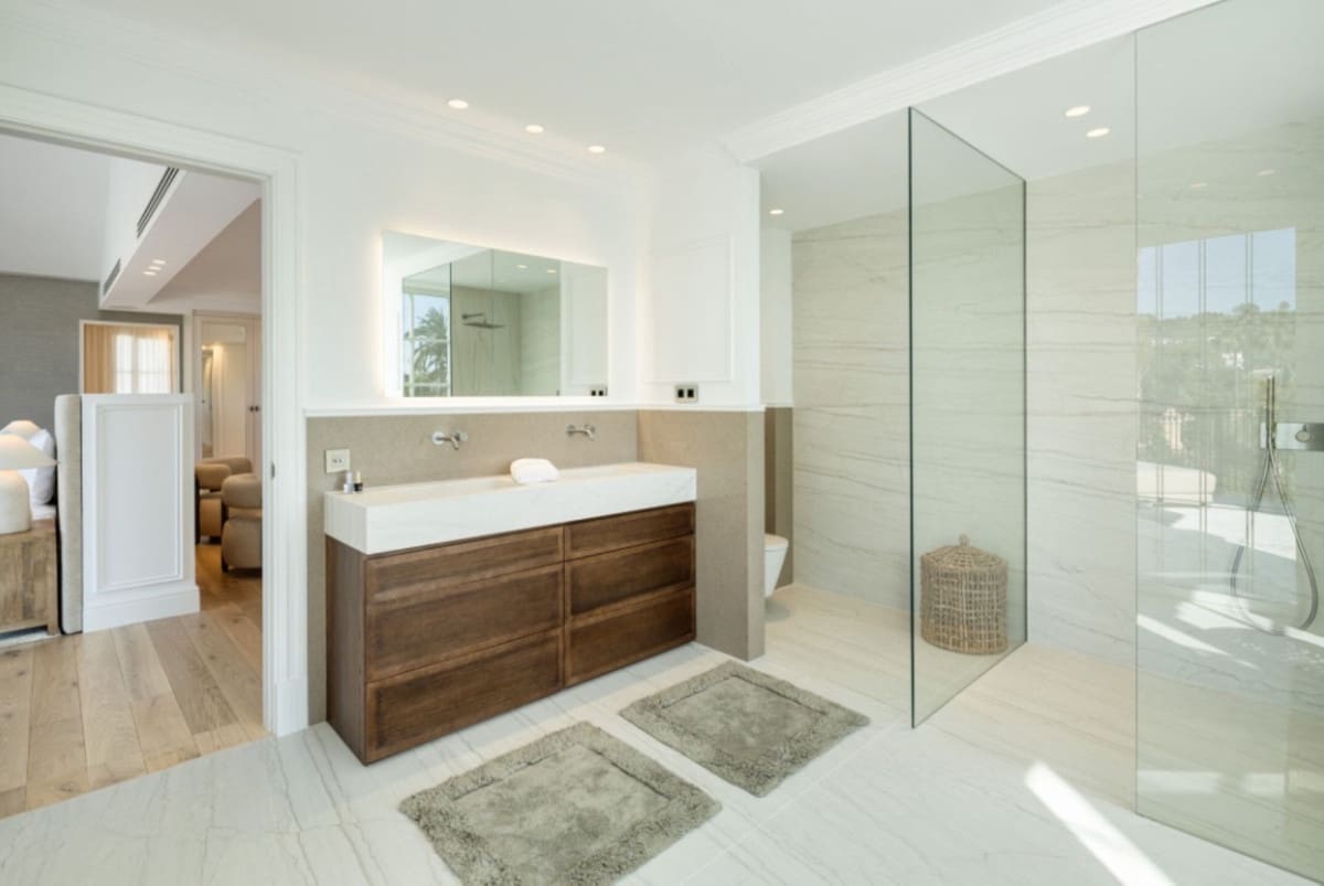 5 bedroom Villa for sale in Nueva Andalucia with pool garage - € 8,900,000 (Ref: 8978892)