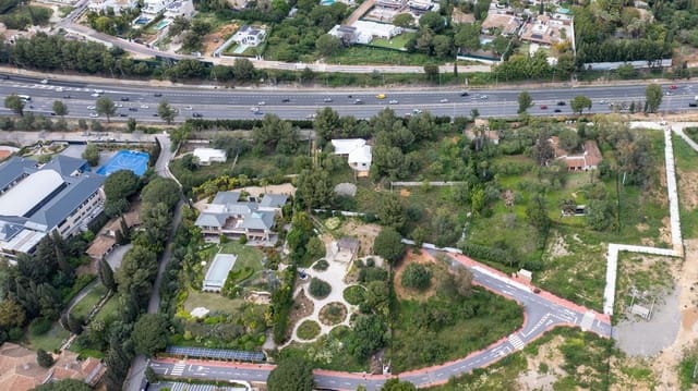 Teren niezagospodarowany na sprzedaż w La Carolina - Guadalpín, Marbella - 9 500 000 € (Ref: 8978941)