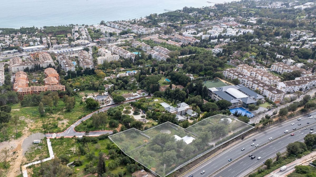 Teren niezagospodarowany na sprzedaż w Golden Mile - 9 500 000 € (Ref: 8978941)