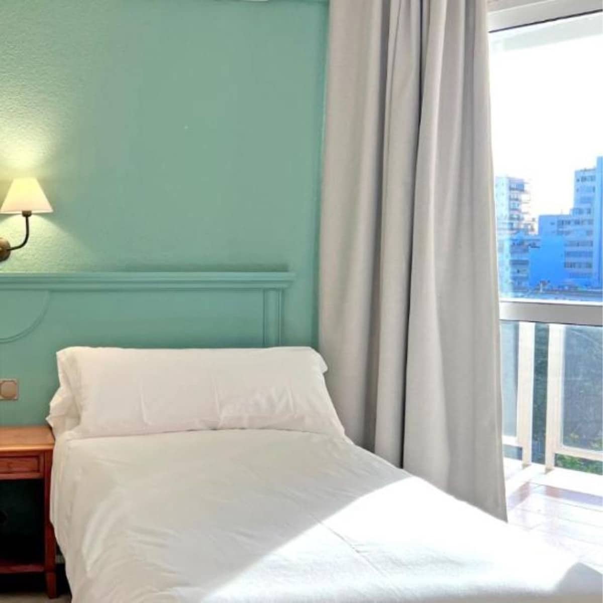 60 makuuhuone Hotelli myytävänä paikassa Fuengirola mukana uima-altaan - 10 000 000 € (Ref: 9038044)