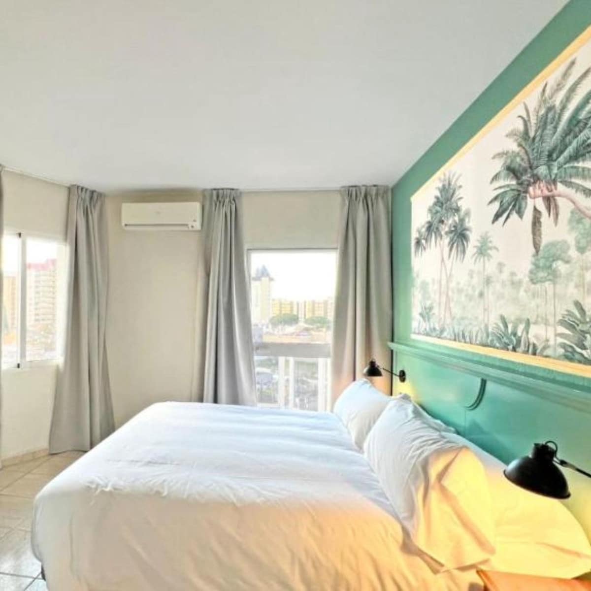 60 makuuhuone Hotelli myytävänä paikassa Fuengirola mukana uima-altaan - 10 000 000 € (Ref: 9038044)