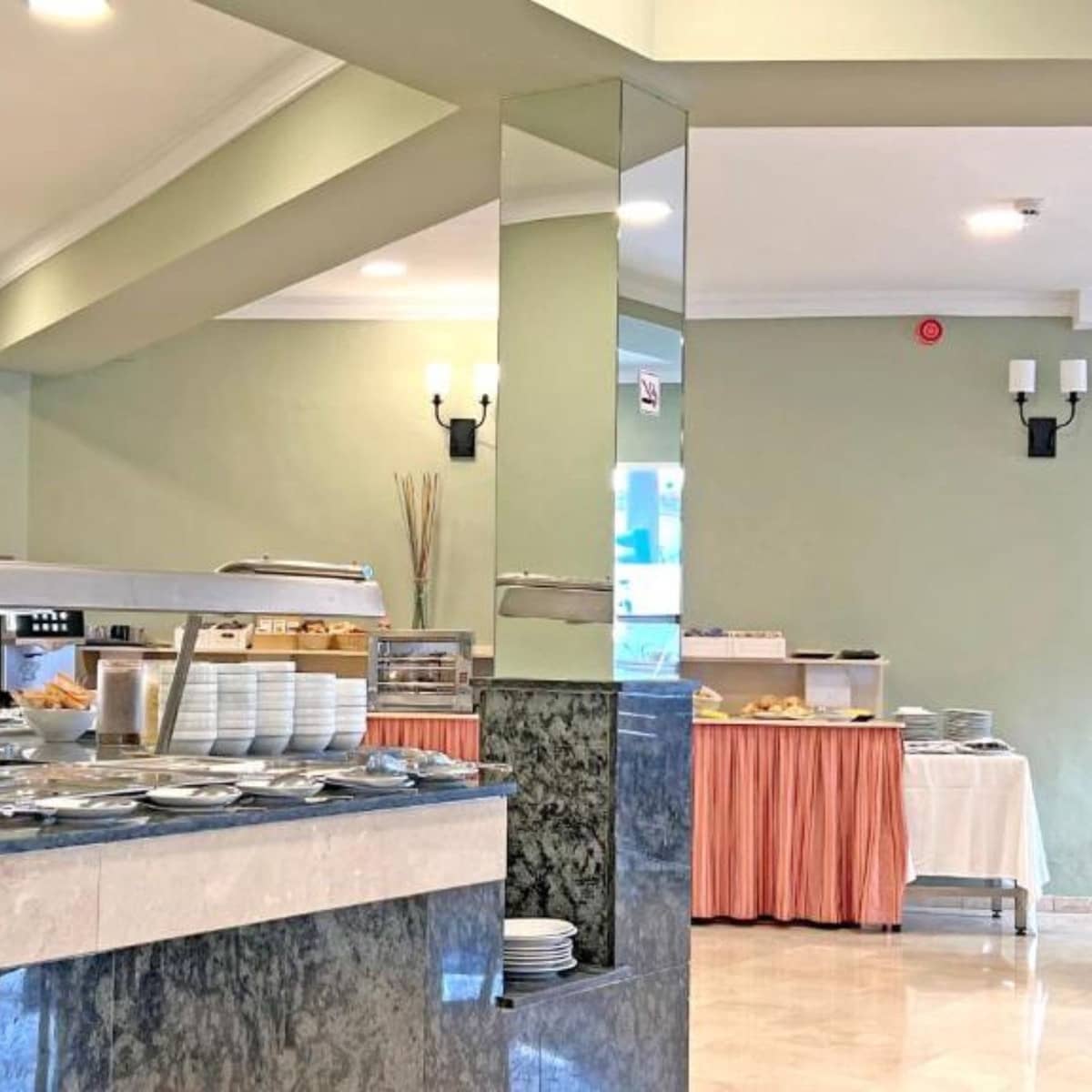 60 makuuhuone Hotelli myytävänä paikassa Fuengirola mukana uima-altaan - 10 000 000 € (Ref: 9038044)