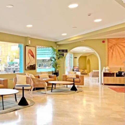 60 makuuhuone Hotelli myytävänä paikassa Centro ciudad, Fuengirola mukana uima-altaan - 10 000 000 € (Ref: 9038044)