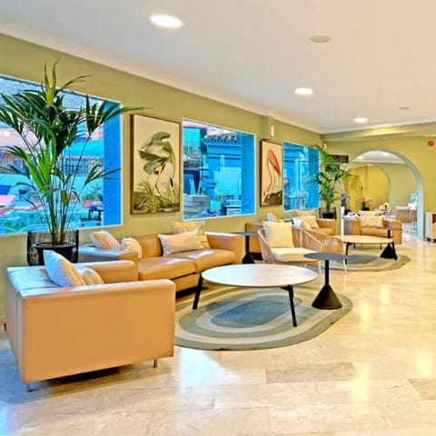 60 makuuhuone Hotelli myytävänä paikassa Centro ciudad, Fuengirola mukana uima-altaan - 10 000 000 € (Ref: 9038044)