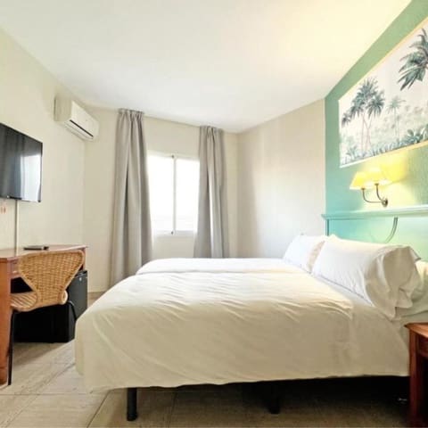 60 makuuhuone Hotelli myytävänä paikassa Centro ciudad, Fuengirola mukana uima-altaan - 10 000 000 € (Ref: 9038044)