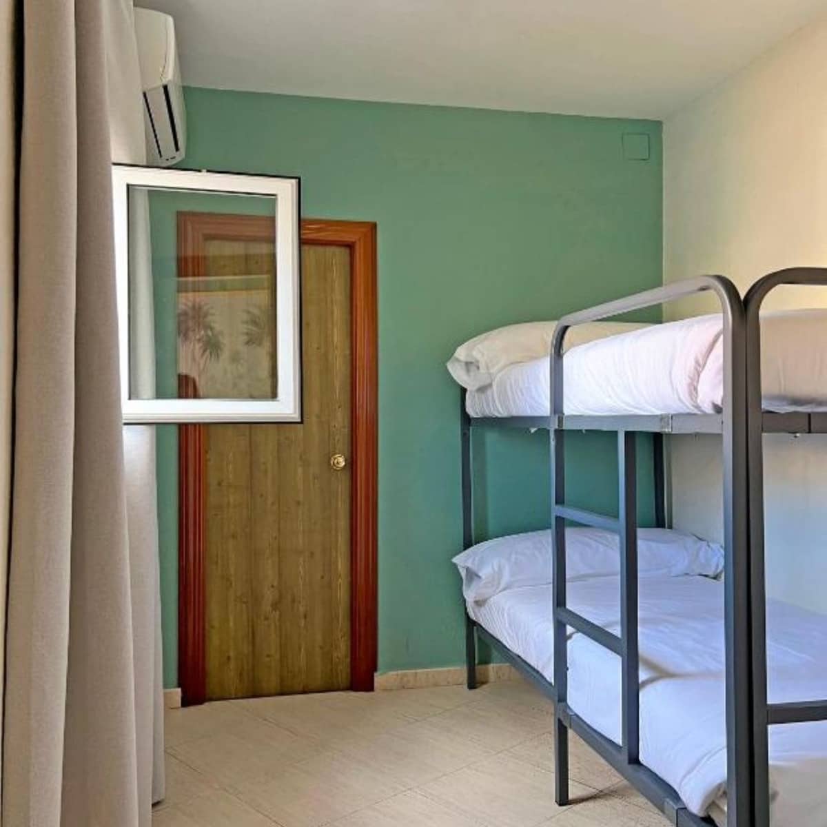 60 makuuhuone Hotelli myytävänä paikassa Fuengirola mukana uima-altaan - 10 000 000 € (Ref: 9038044)