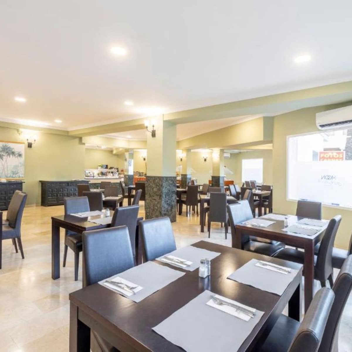 60 makuuhuone Hotelli myytävänä paikassa Fuengirola mukana uima-altaan - 10 000 000 € (Ref: 9038044)