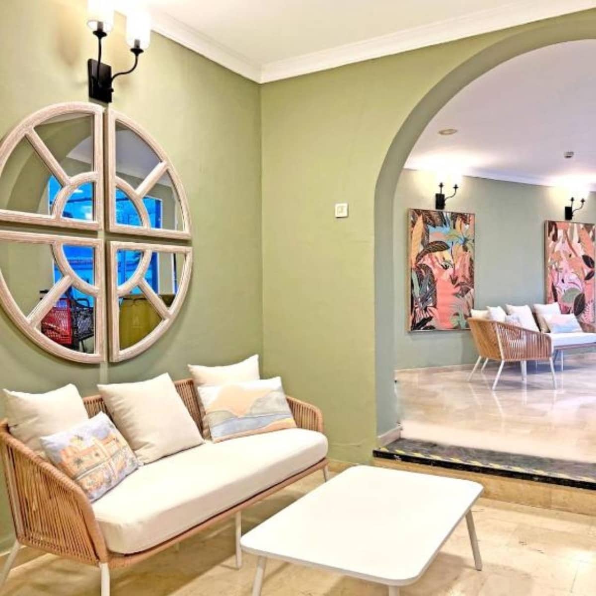 60 makuuhuone Hotelli myytävänä paikassa Fuengirola mukana uima-altaan - 10 000 000 € (Ref: 9038044)