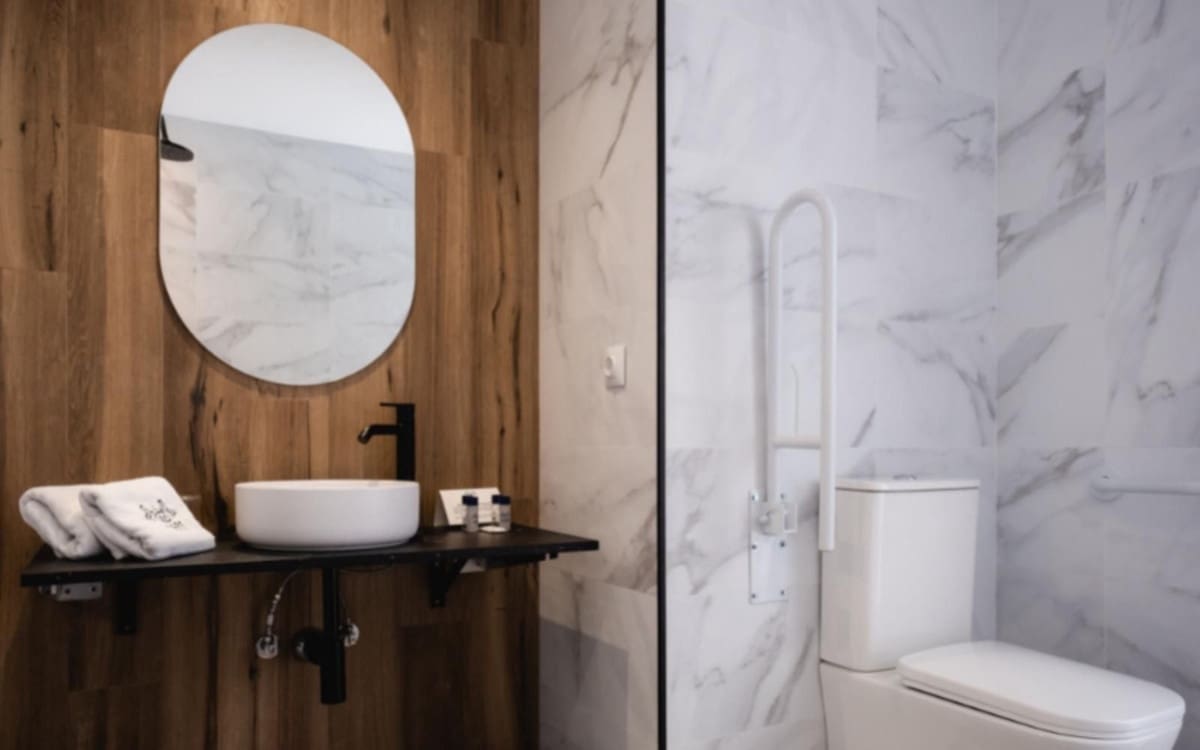 54 soveværelse Guesthouse/B & B til salg i Estepona - € 10.000.000 (Ref: 9038047)