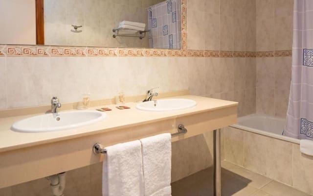 54 sovrum Gästhus/B & B till salu i Centro, Estepona - 10 000 000 € (Ref: 9038047)