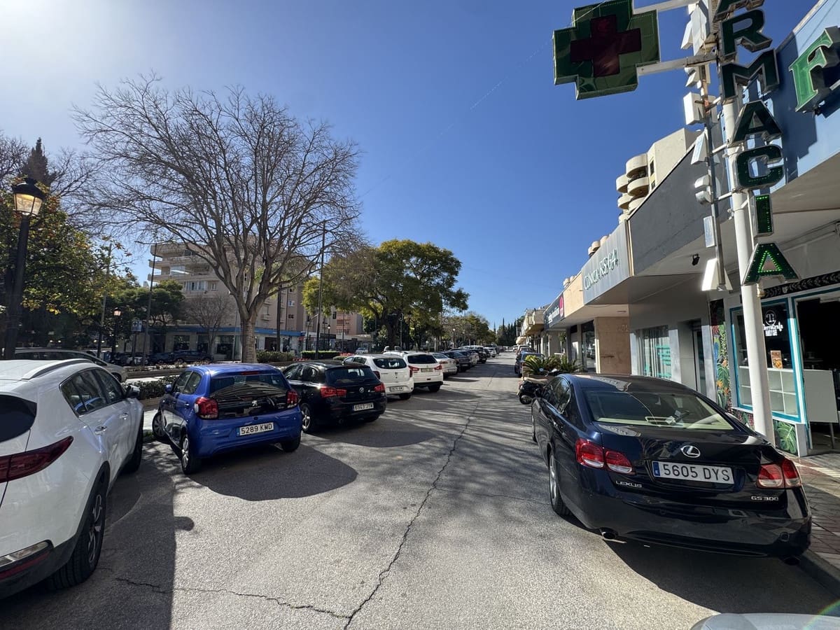 Commercieel te koop in Marbella - € 3.200.000 (Ref: 9038052)