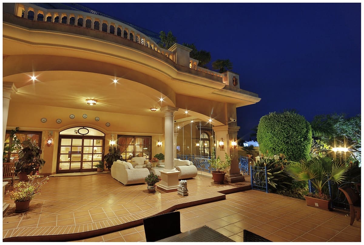 6 soverom Villa til salgs i Nueva Andalucia med svømmebasseng - € 8 500 000 (Ref: 9038066)