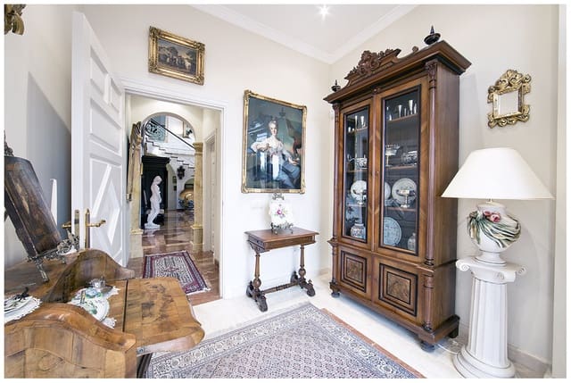 6 soverom Villa til salgs i Las Brisas, Marbella med svømmebasseng - € 8 500 000 (Ref: 9038066)