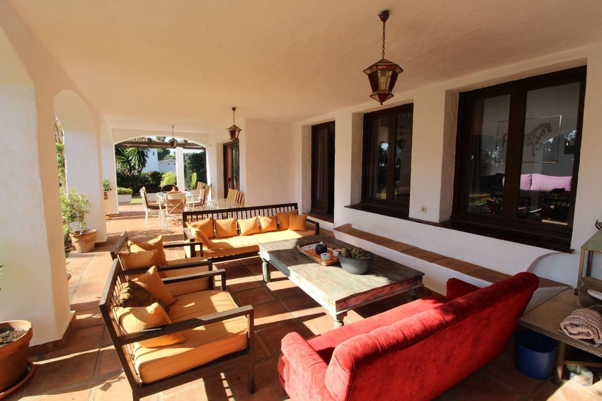 4 soverom Villa til salgs i Marbella med svømmebasseng garasje - € 3 000 000 (Ref: 9038078)