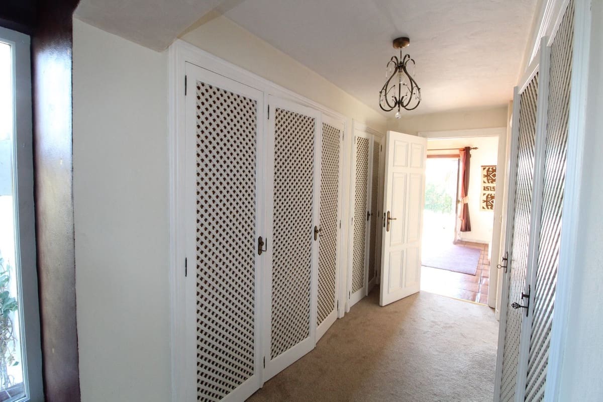 4 soverom Villa til salgs i Marbella med svømmebasseng garasje - € 3 000 000 (Ref: 9038078)