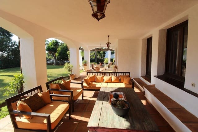 4 soverom Villa til salgs i Lomas De Marbella, Marbella med svømmebasseng garasje - € 3 000 000 (Ref: 9038078)