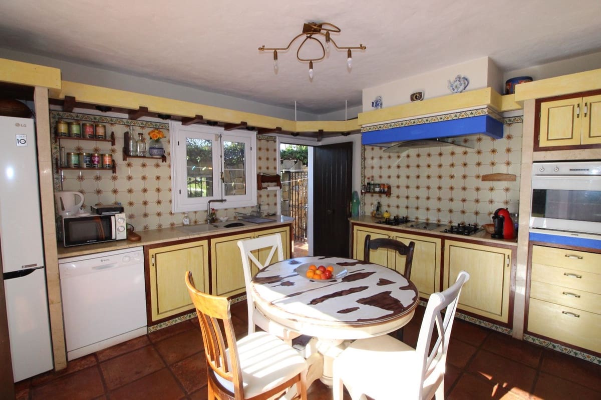 4 soverom Villa til salgs i Marbella med svømmebasseng garasje - € 3 000 000 (Ref: 9038078)