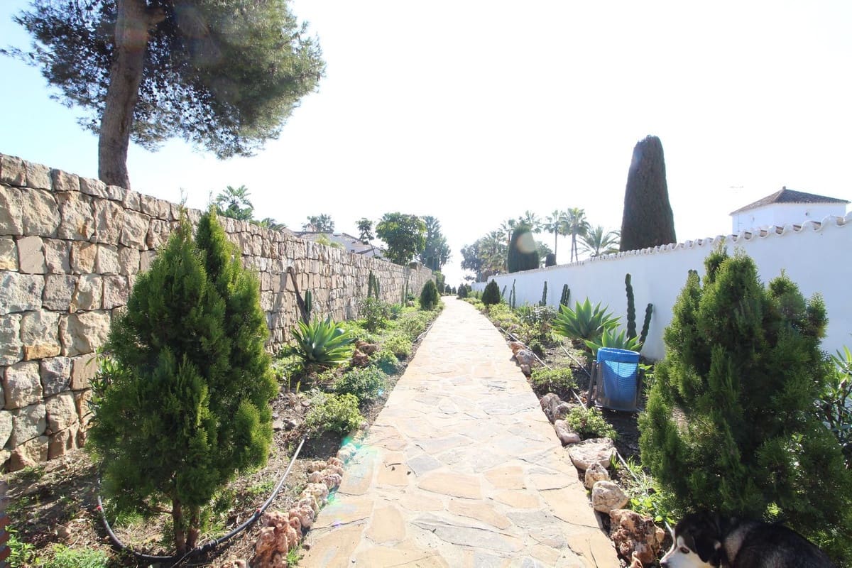 4 soverom Villa til salgs i Marbella med svømmebasseng garasje - € 3 000 000 (Ref: 9038078)