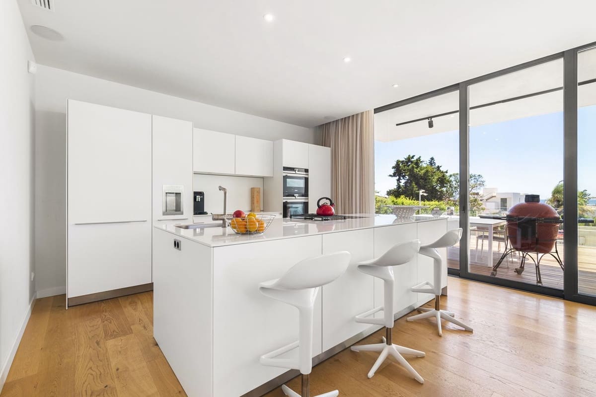 6 soveværelse Villa til salg i Costabella med swimmingpool garage - € 3.100.000 (Ref: 9038085)