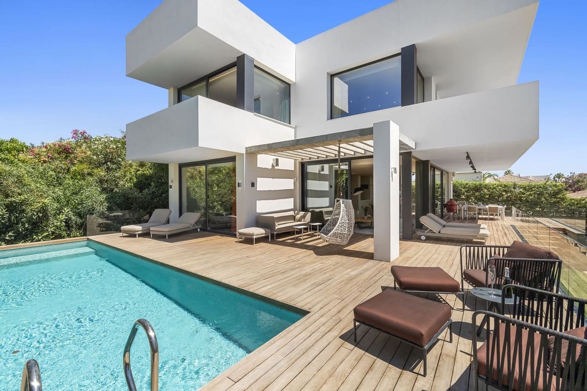 6 soveværelse Villa til salg i Costabella med swimmingpool garage - € 3.100.000 (Ref: 9038085)