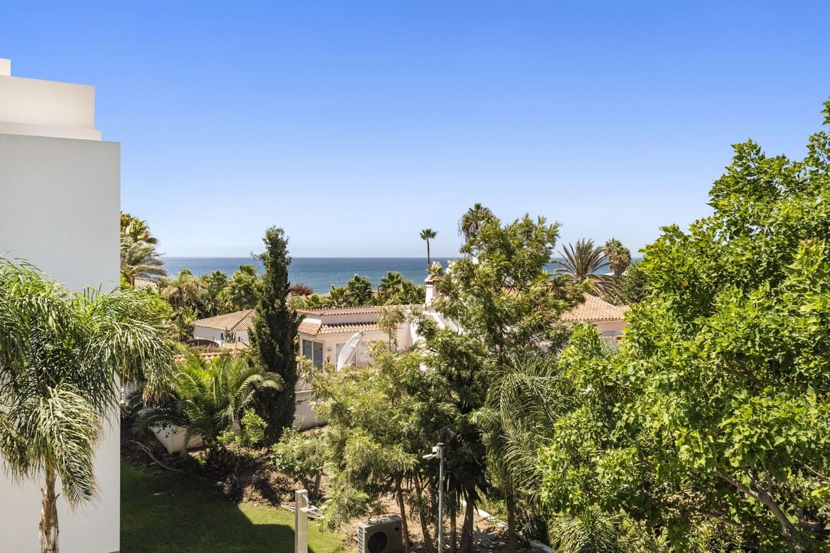 6 soveværelse Villa til salg i Costabella med swimmingpool garage - € 3.100.000 (Ref: 9038085)