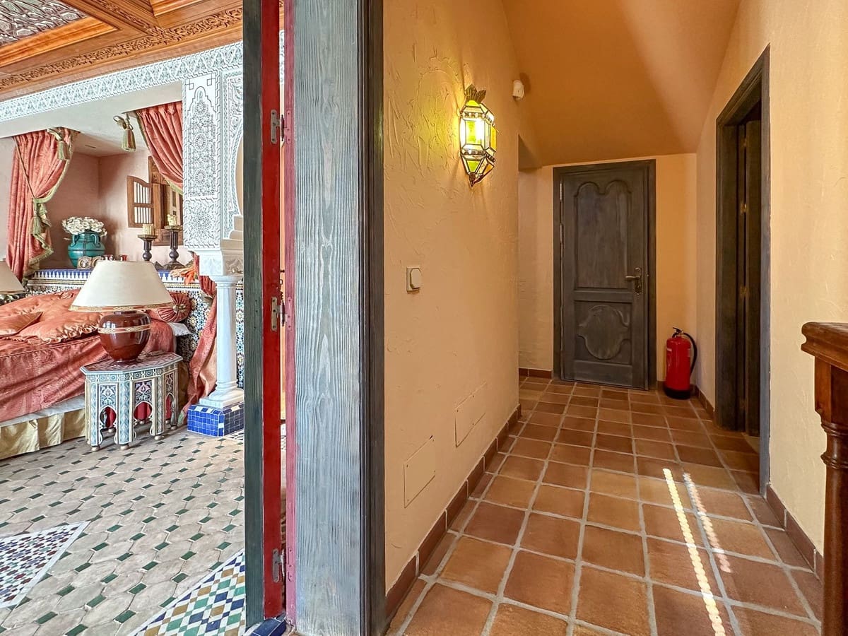 9 sypialnia Willa na sprzedaż w Cerro del Aguila z basenem - 7 000 000 € (Ref: 9038087)