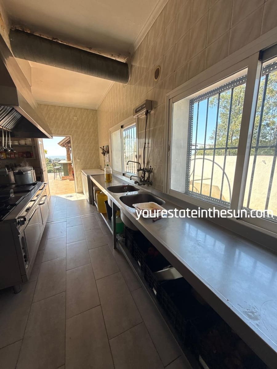 4 soveværelse Restaurant/Bar til salg i Benahavis med swimmingpool - € 6.900.000 (Ref: 9038088)