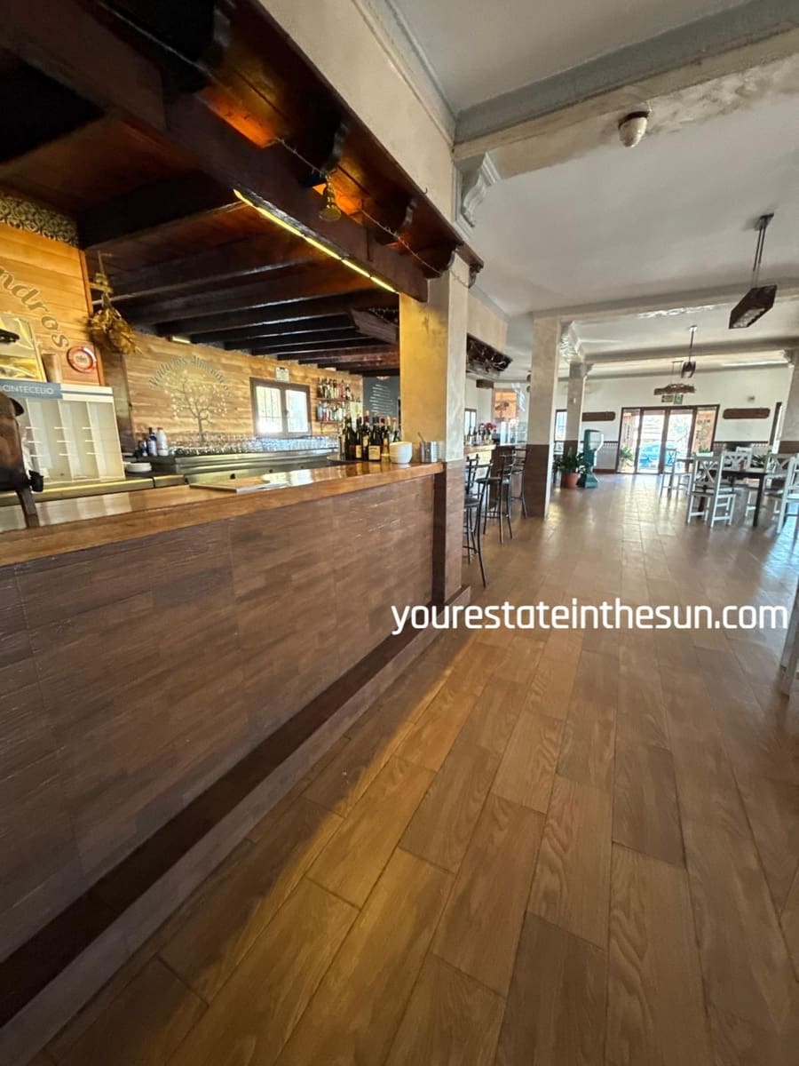 4 soveværelse Restaurant/Bar til salg i Benahavis med swimmingpool - € 6.900.000 (Ref: 9038088)