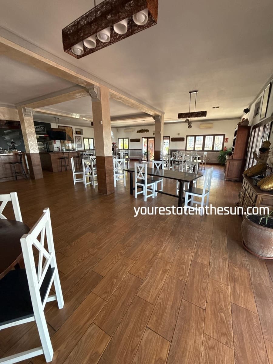 4 soveværelse Restaurant/Bar til salg i Benahavis med swimmingpool - € 6.900.000 (Ref: 9038088)