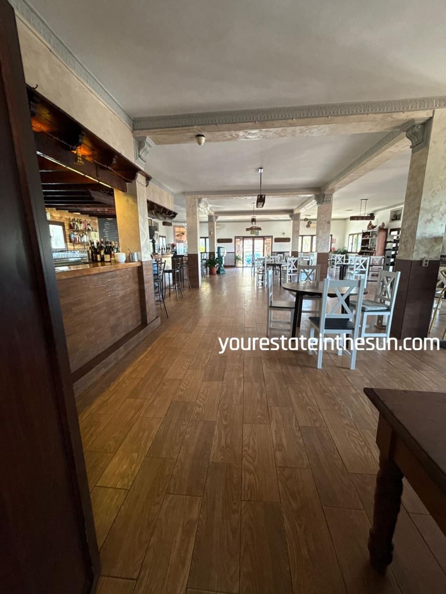 4 soveværelse Restaurant/Bar til salg i Benahavis med swimmingpool - € 6.900.000 (Ref: 9038088)