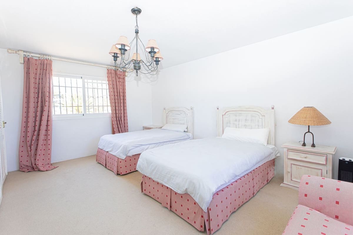 8 camera da letto Villa in vendita in Nueva Andalucia con piscina - 3.500.000 € (Rif: 9038099)