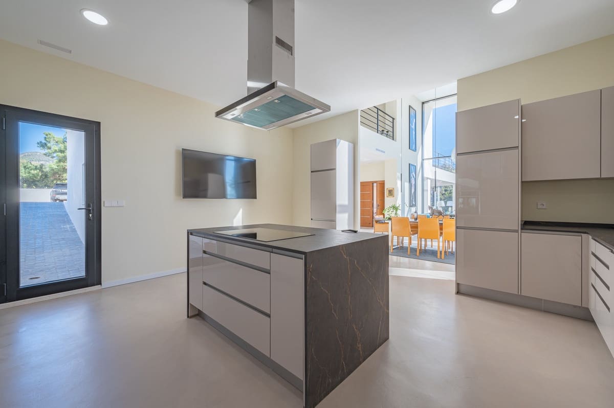 6 soveværelse Villa til salg i Benahavis med swimmingpool - € 4.250.000 (Ref: 9038103)