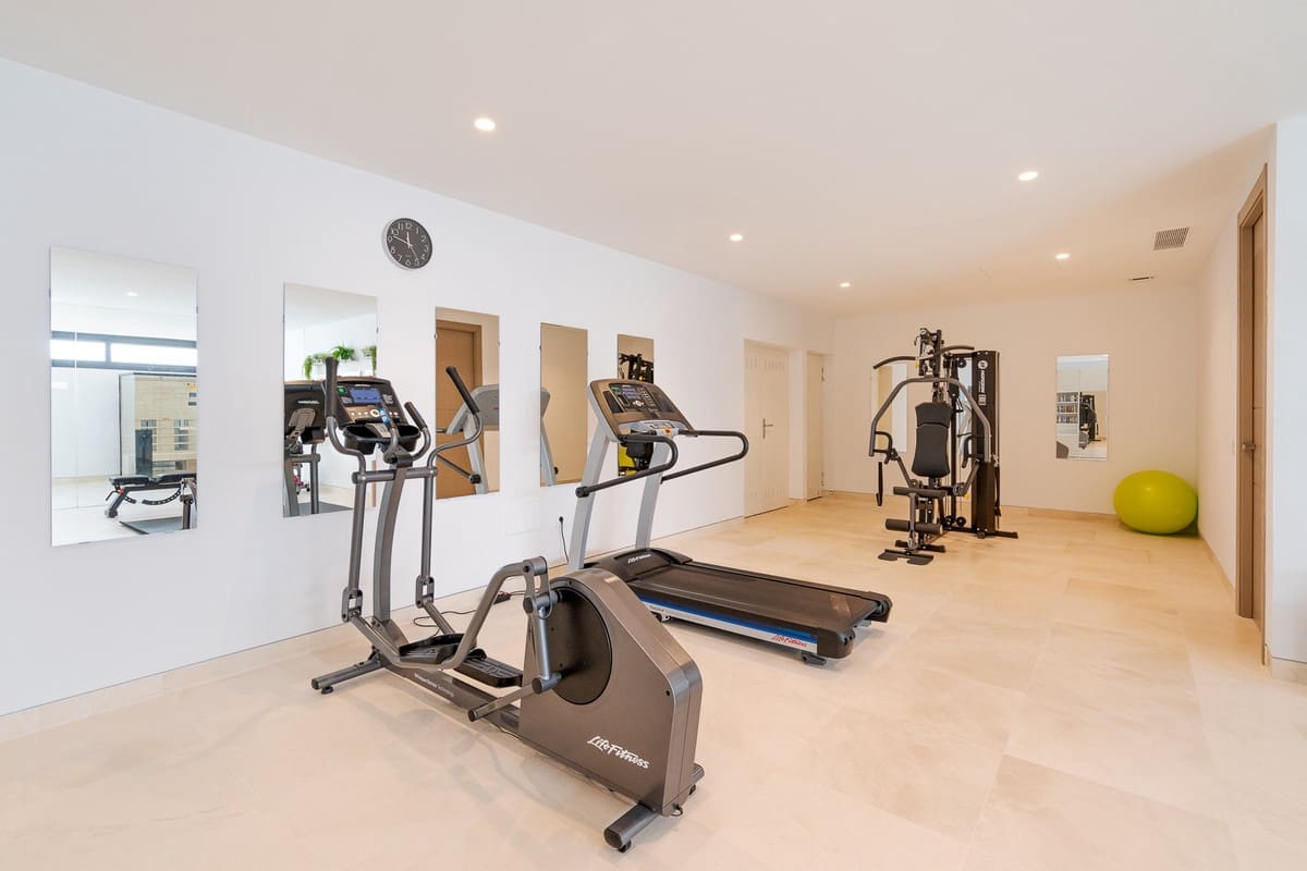 5 slaapkamer Villa te koop in Benahavis met zwembad - € 4.995.000 (Ref: 9038110)