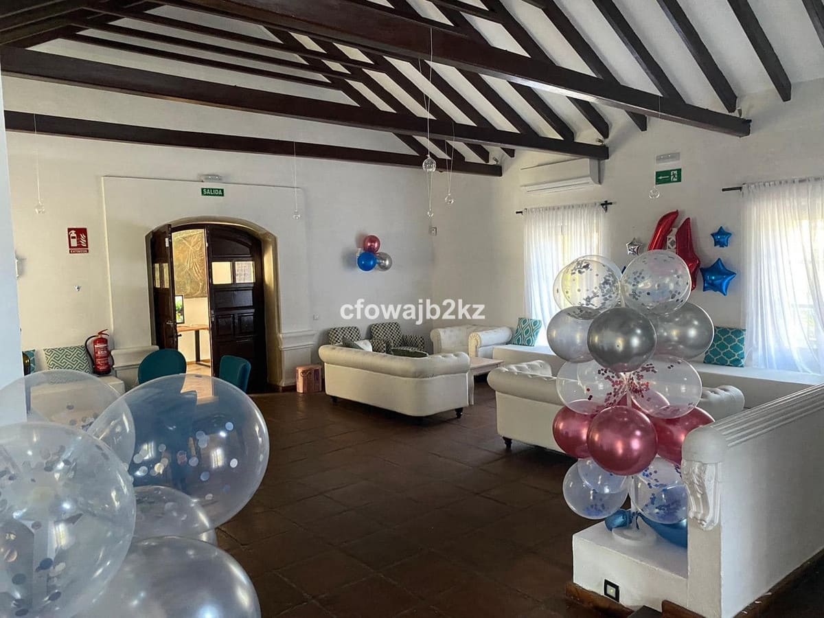 Kommersiell til salgs i Pueblo Nuevo de Guadiaro - € 3 500 000 (Ref: 9038114)