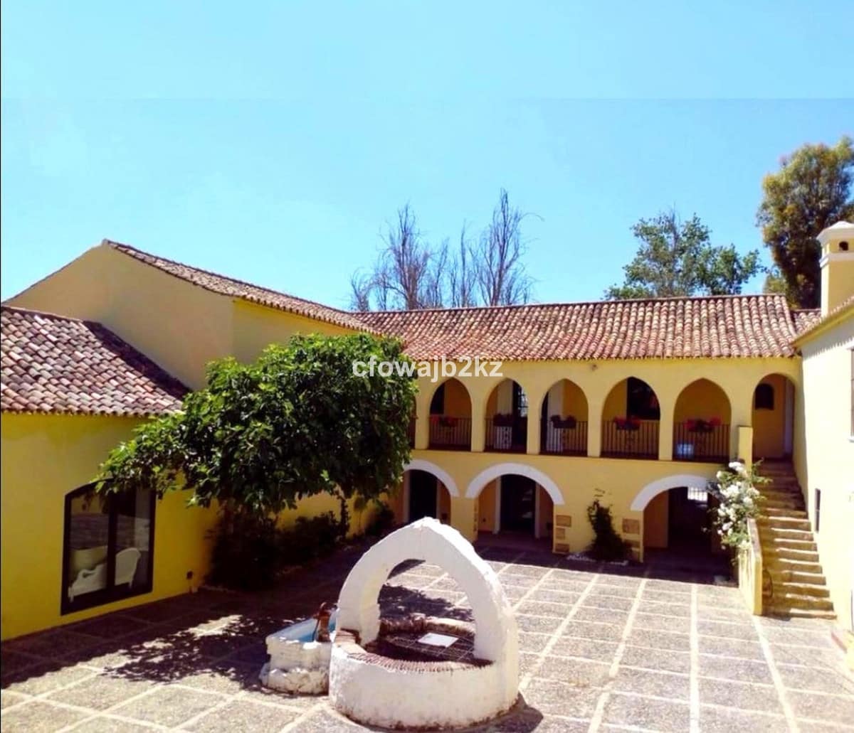 Kommersiell til salgs i Pueblo Nuevo de Guadiaro - € 3 500 000 (Ref: 9038114)