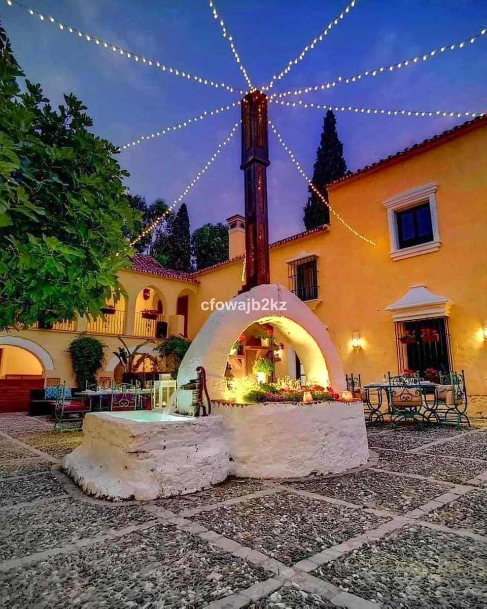 Kommersiell til salgs i Pueblo Nuevo de Guadiaro - € 3 500 000 (Ref: 9038114)