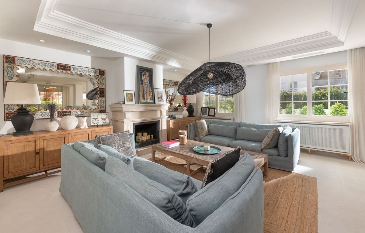 6 soverom Villa til salgs i Marbella med svømmebasseng garasje - € 4 200 000 (Ref: 9038117)