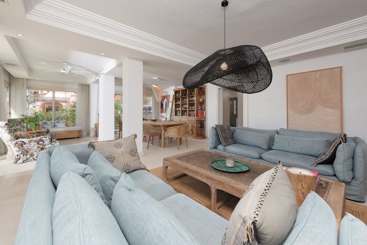 6 soverom Villa til salgs i Marbella med svømmebasseng garasje - € 4 200 000 (Ref: 9038117)