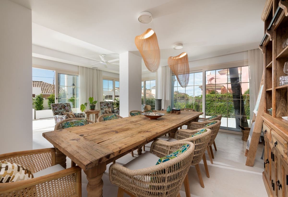 6 soverom Villa til salgs i Marbella med svømmebasseng garasje - € 4 200 000 (Ref: 9038117)