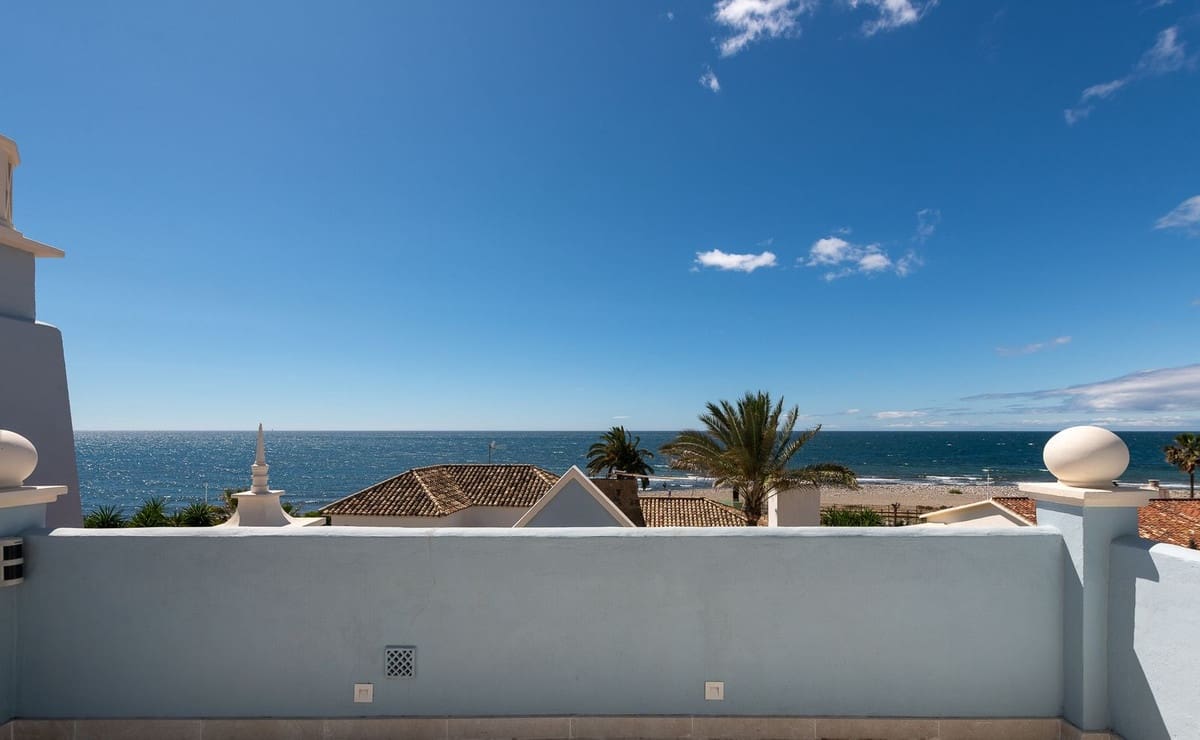 6 soverom Villa til salgs i Marbella med svømmebasseng garasje - € 4 200 000 (Ref: 9038117)