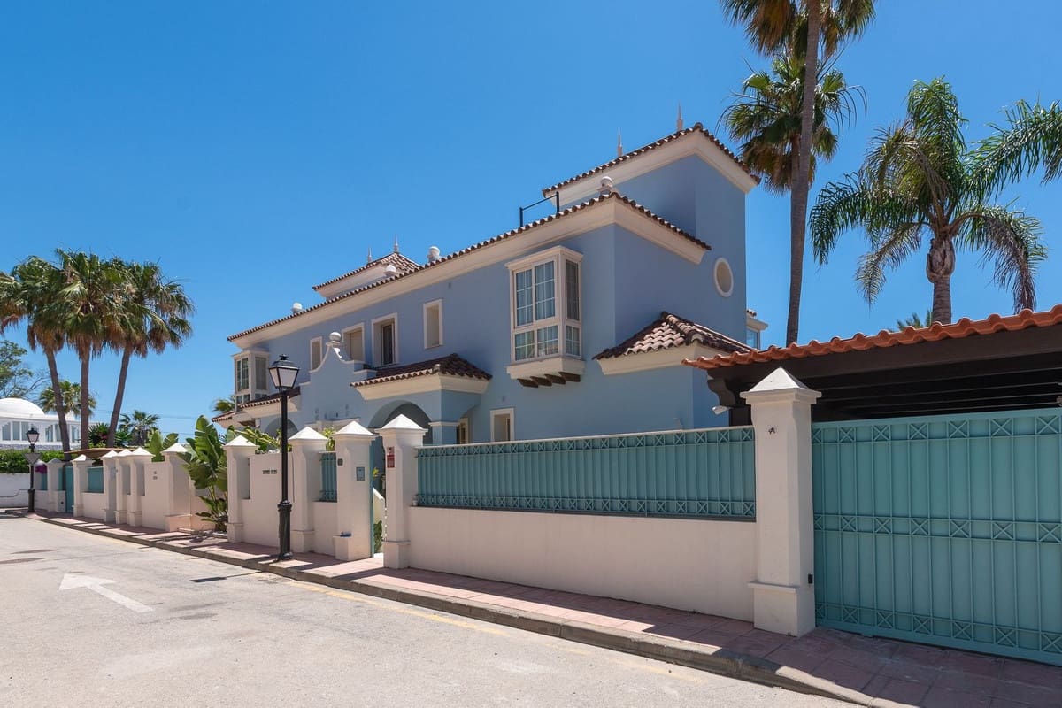 6 soverom Villa til salgs i Marbella med svømmebasseng garasje - € 4 200 000 (Ref: 9038117)