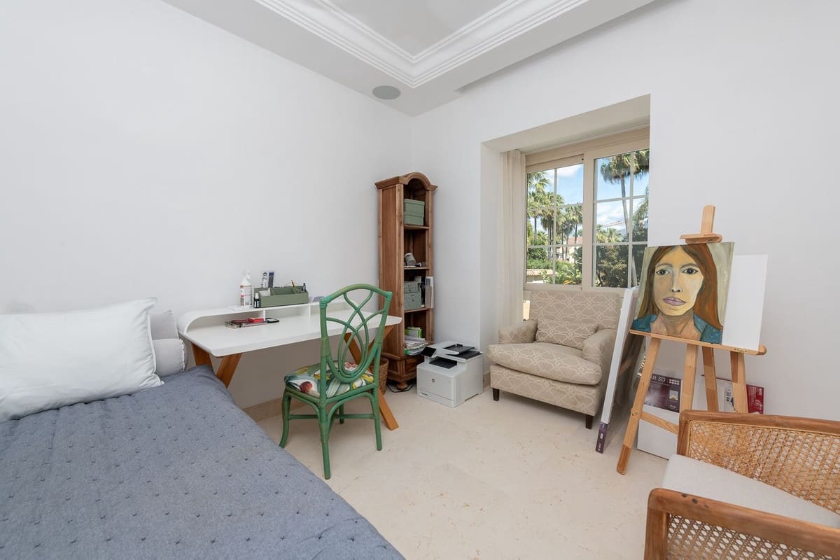 6 soverom Villa til salgs i Marbella med svømmebasseng garasje - € 4 200 000 (Ref: 9038117)