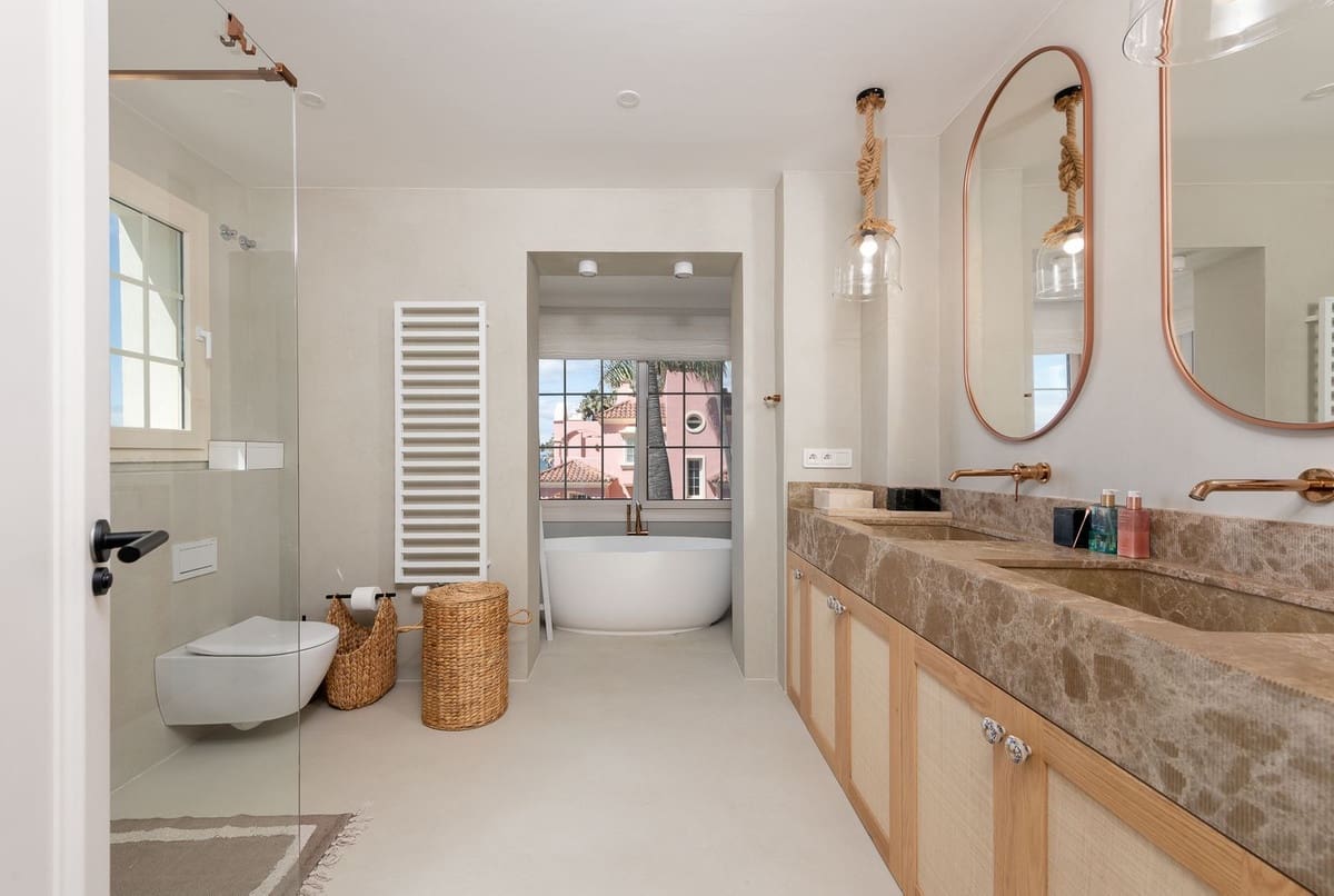 6 soverom Villa til salgs i Marbella med svømmebasseng garasje - € 4 200 000 (Ref: 9038117)