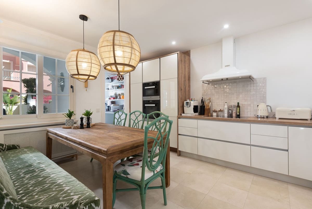 6 soverom Villa til salgs i Marbella med svømmebasseng garasje - € 4 200 000 (Ref: 9038117)