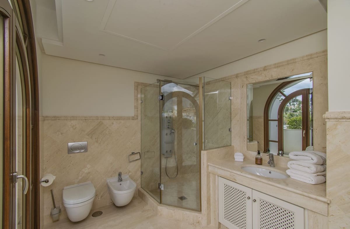 5 makuuhuone Kattohuoneisto myytävänä paikassa Estepona mukana uima-altaan 
autotalli - 5 950 000 € (Ref: 9038127)