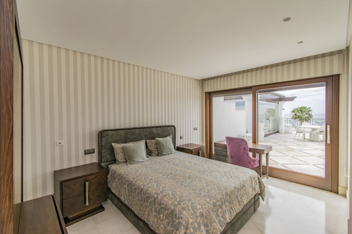 5 makuuhuone Kattohuoneisto myytävänä paikassa Estepona mukana uima-altaan 
autotalli - 5 950 000 € (Ref: 9038127)