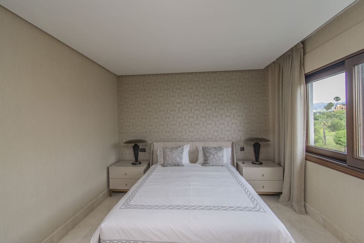 5 makuuhuone Kattohuoneisto myytävänä paikassa Estepona mukana uima-altaan 
autotalli - 5 950 000 € (Ref: 9038127)