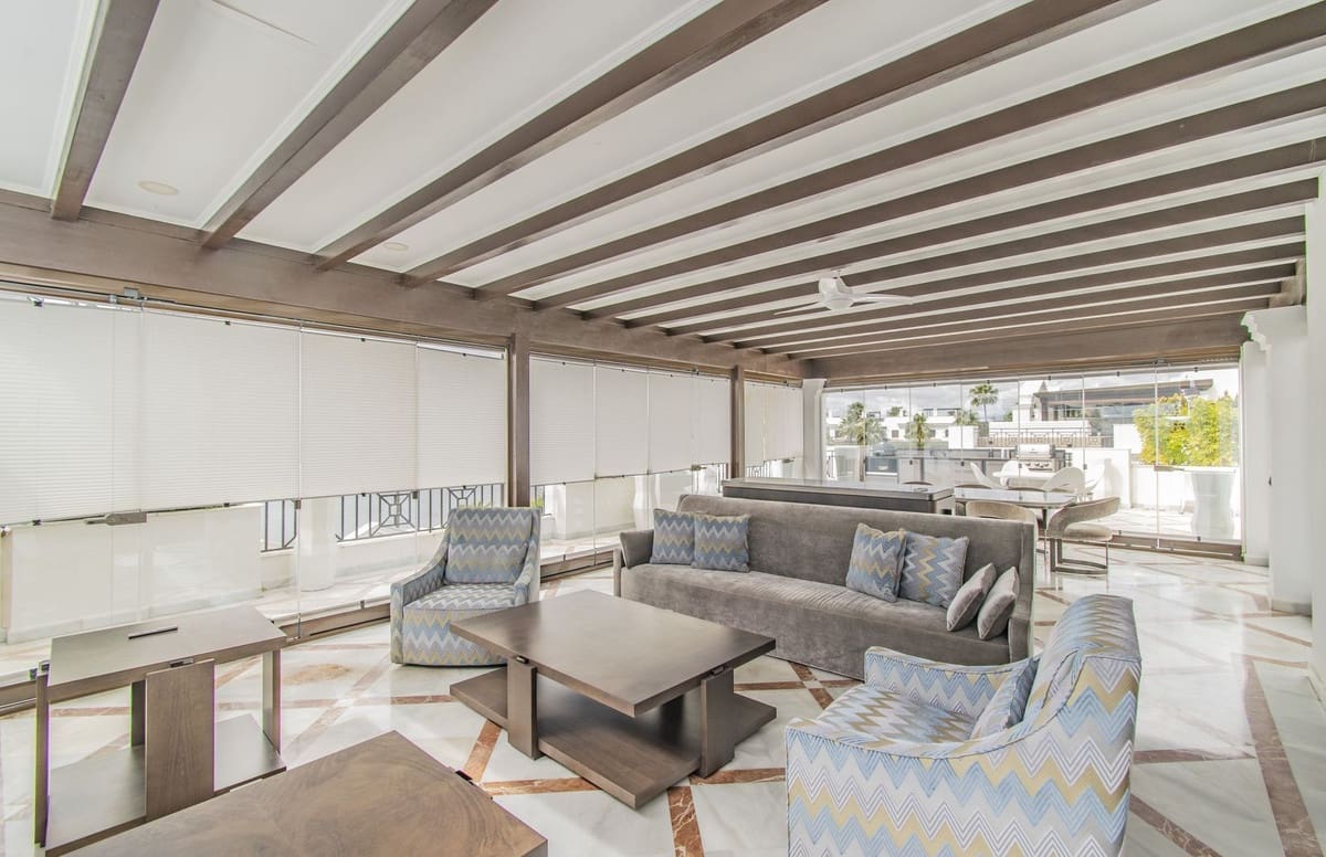 5 makuuhuone Kattohuoneisto myytävänä paikassa Estepona mukana uima-altaan 
autotalli - 5 950 000 € (Ref: 9038127)