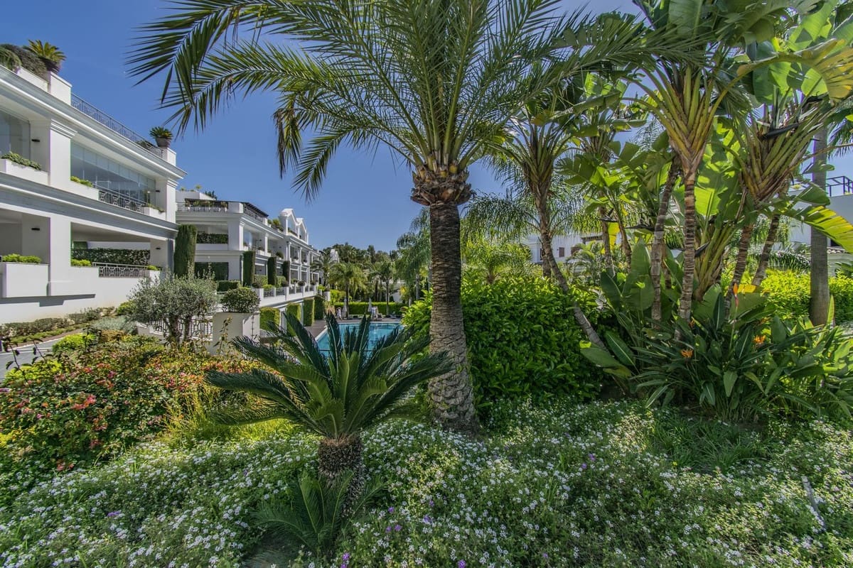 5 makuuhuone Kattohuoneisto myytävänä paikassa Estepona mukana uima-altaan 
autotalli - 5 950 000 € (Ref: 9038127)